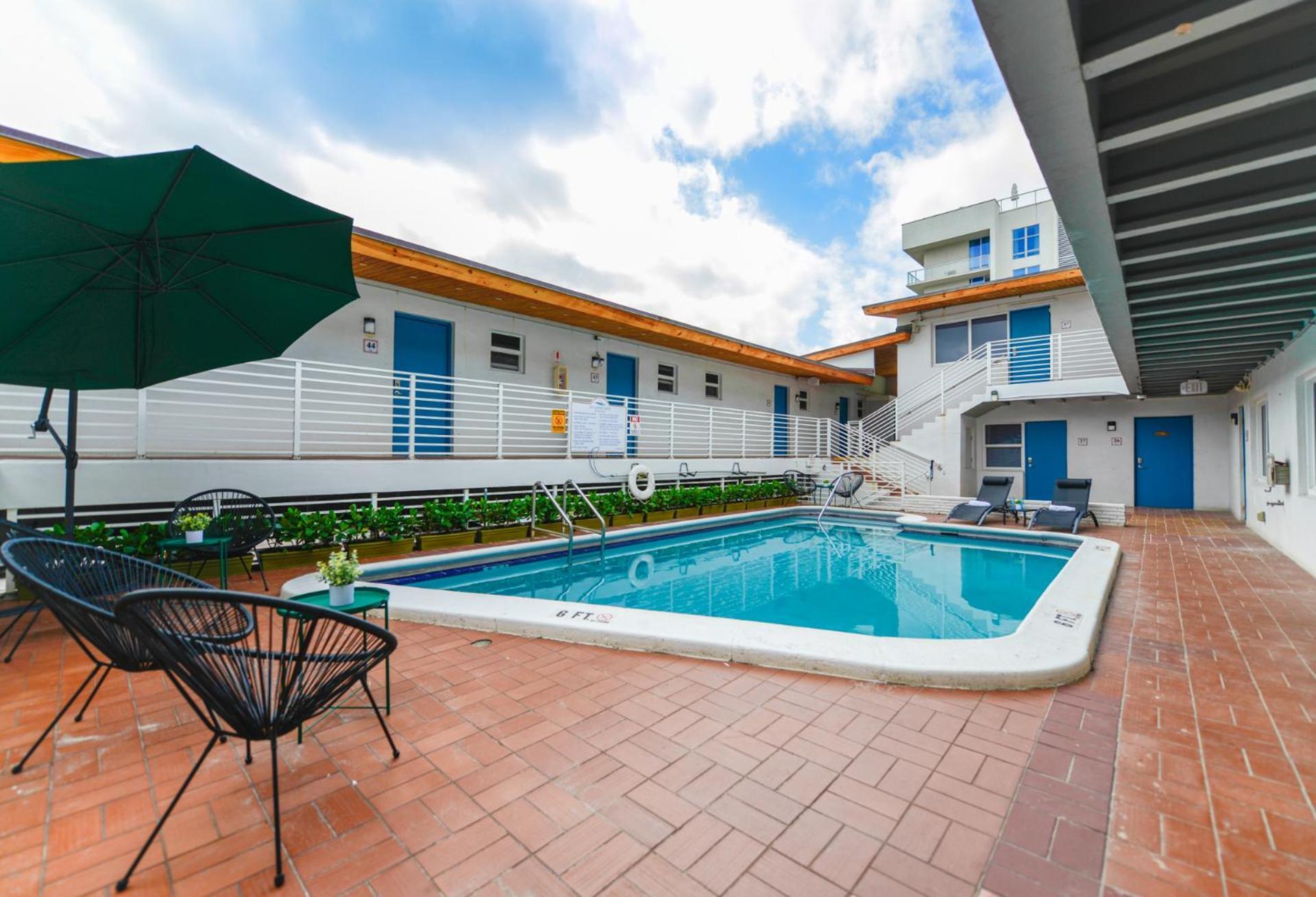 Spacious Studio With Balcony And Parking At The Beach -M46 好莱坞 外观 照片