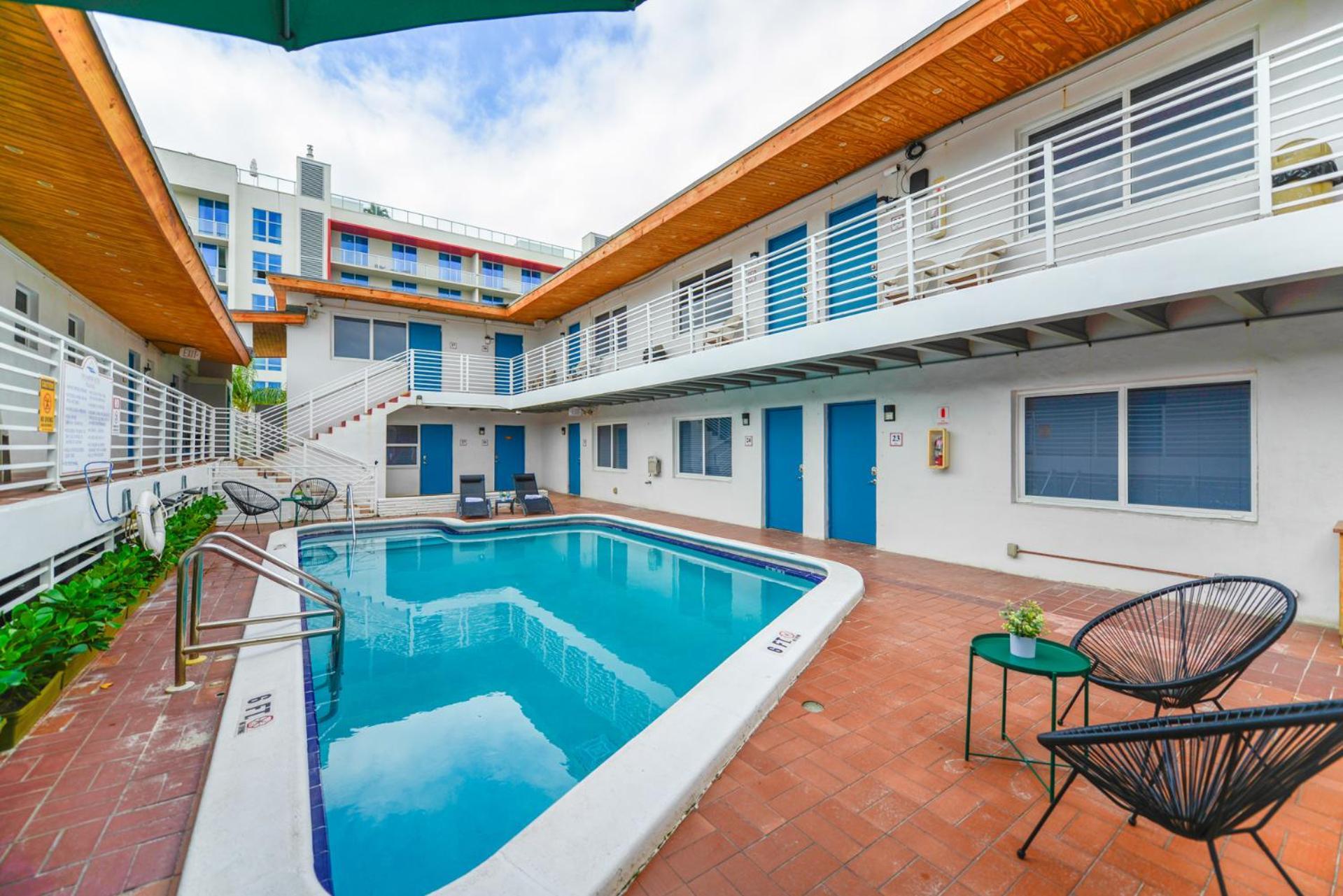 Spacious Studio With Balcony And Parking At The Beach -M46 好莱坞 外观 照片